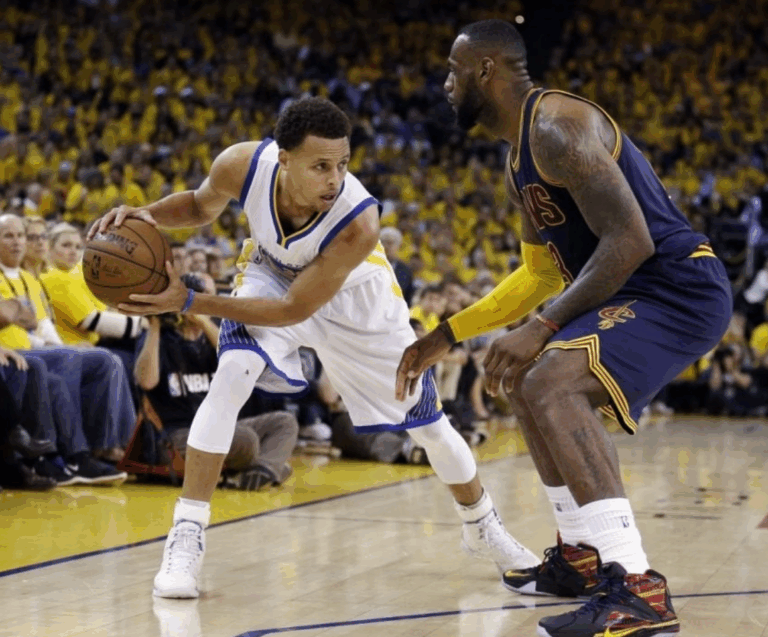 Kenapa Sepatu Basket Harus Ada Decitnya?