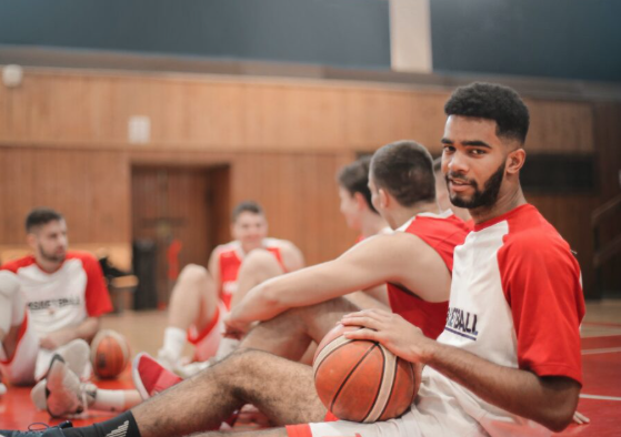 membangun-chemistry-kuat-dalam-tim-basket