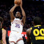 Curry Pecah Rekor Three-Point vs Suns